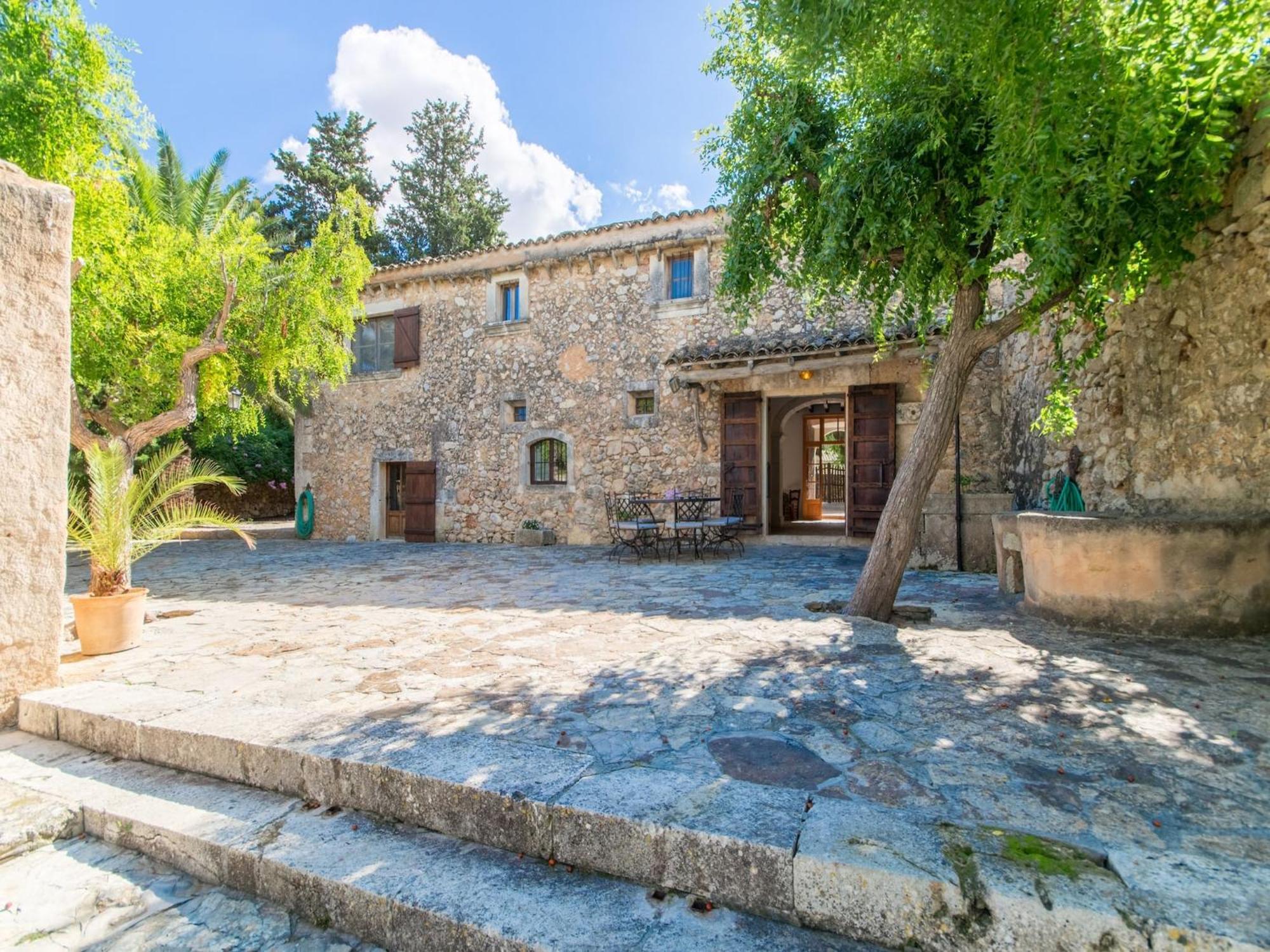 Feriehus Charming For 8 Adults